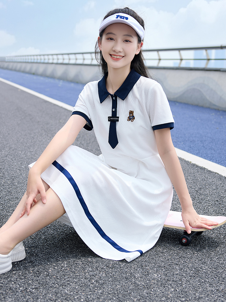 セーラー服 クマモチーフ付きセーラーワンピース