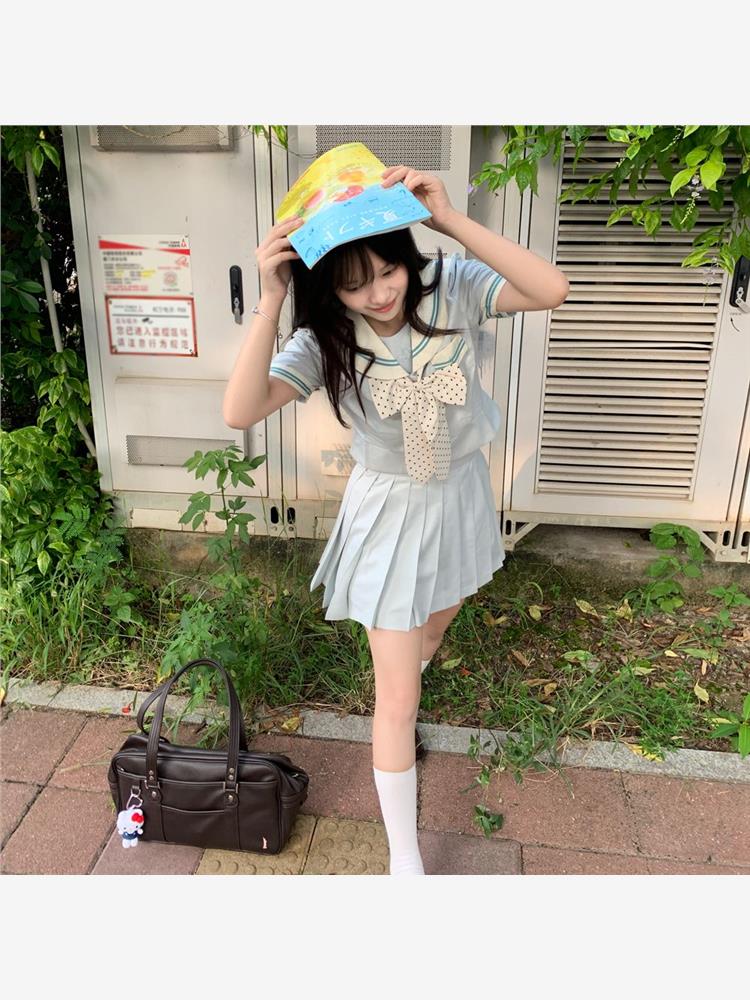 セーラー服 水玉リボン付き清楚セーラー半袖