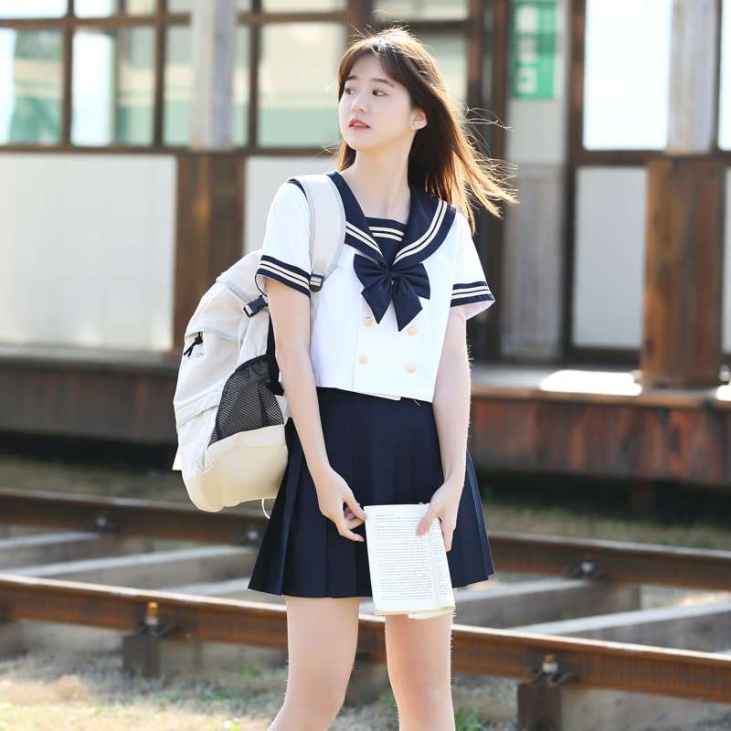 今トレンドのマイクロ セーラー服おすすめ5選