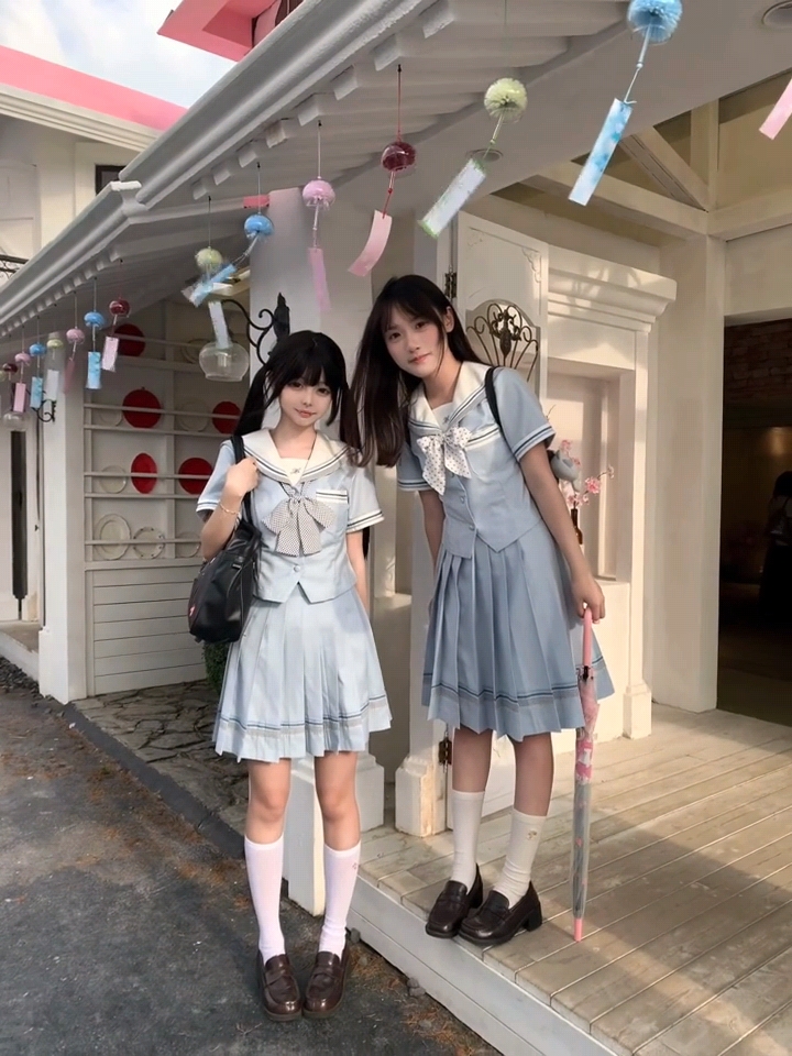 セーラー服 清楚な印象の制服風セーラーブラウス