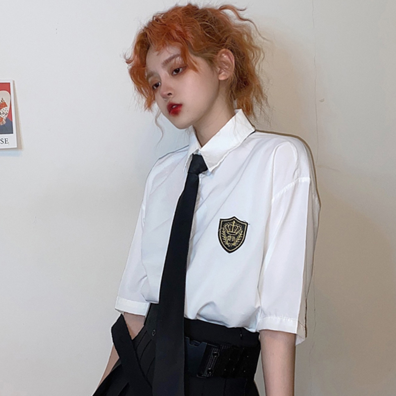 セーラー服 学園風エンブレム付き半袖制服シャツ
