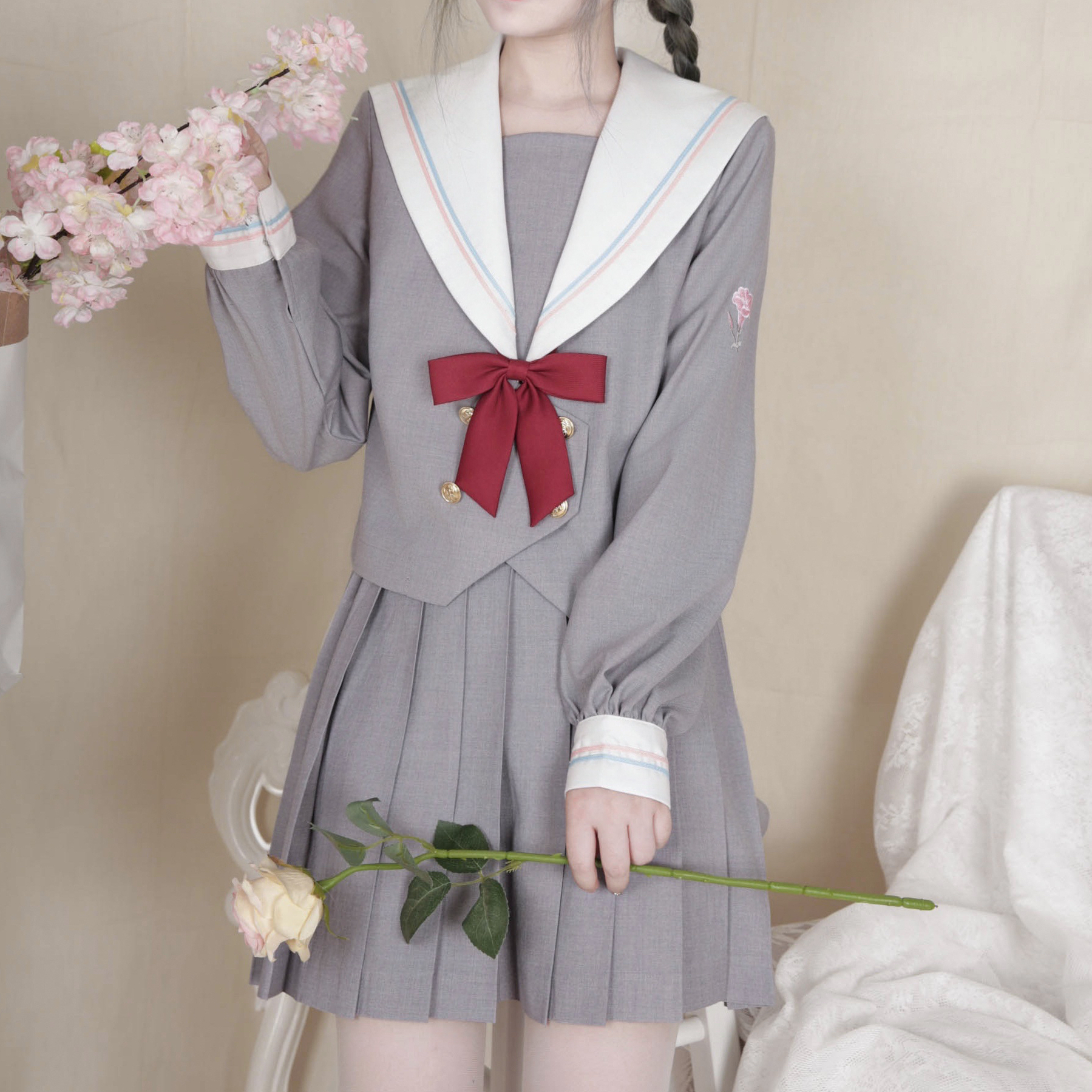 セーラー服 花刺繍入り清楚セーラー制服
