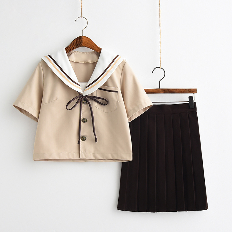 セーラー服 清楚感漂う定番セーラー半袖