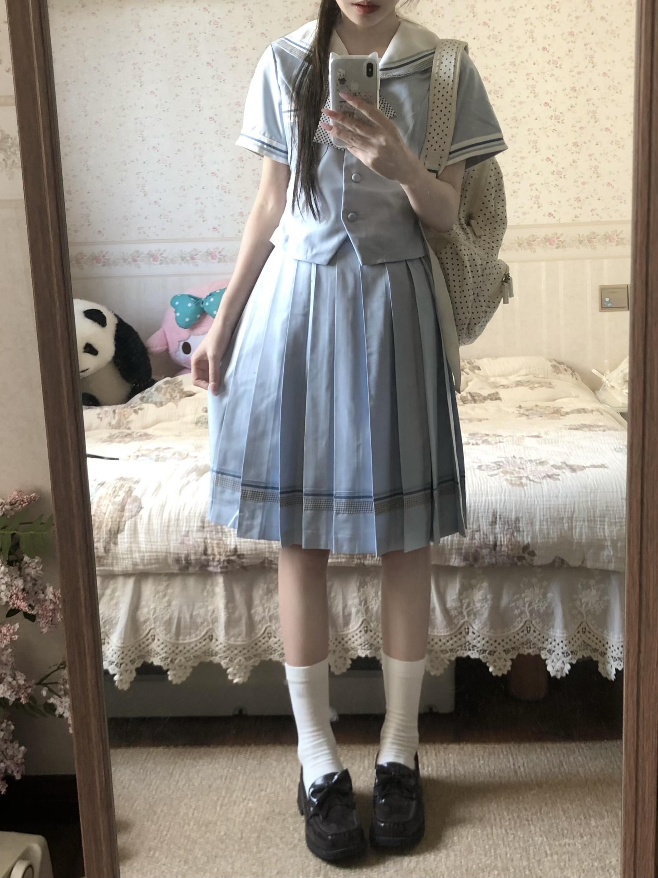 セーラー服 清楚な印象の制服風セーラーブラウス