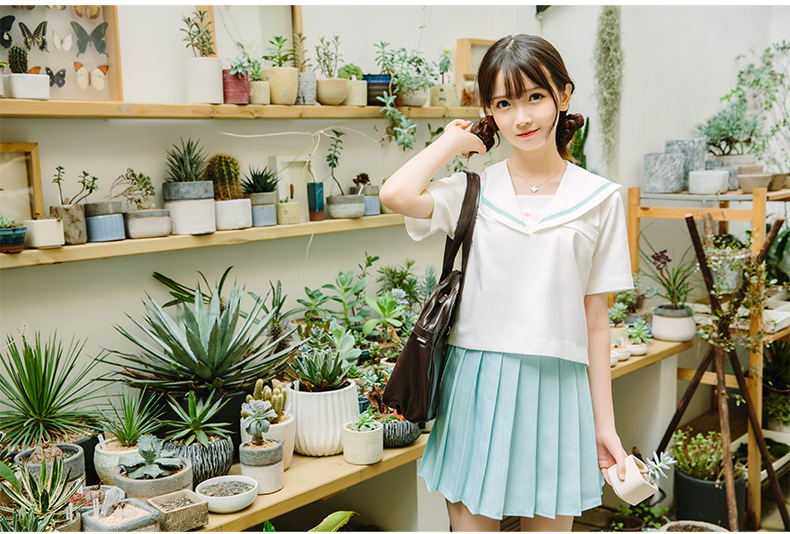 セーラー服 桜刺繍入り清楚セーラー半袖ブラウス