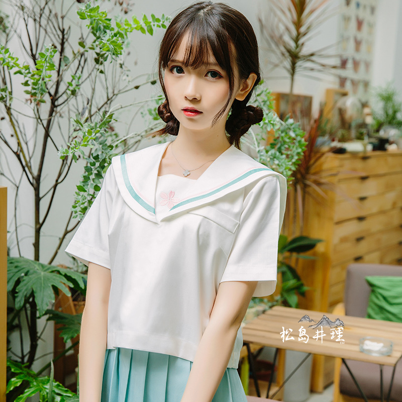 セーラー服 桜刺繍入り清楚セーラー半袖ブラウス