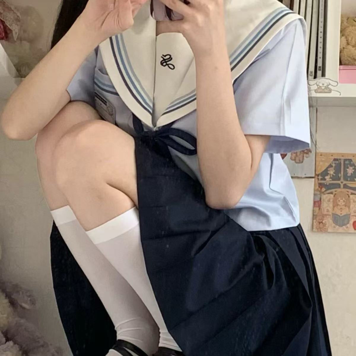 セーラー服 清楚リボン付きショート丈セーラートップス