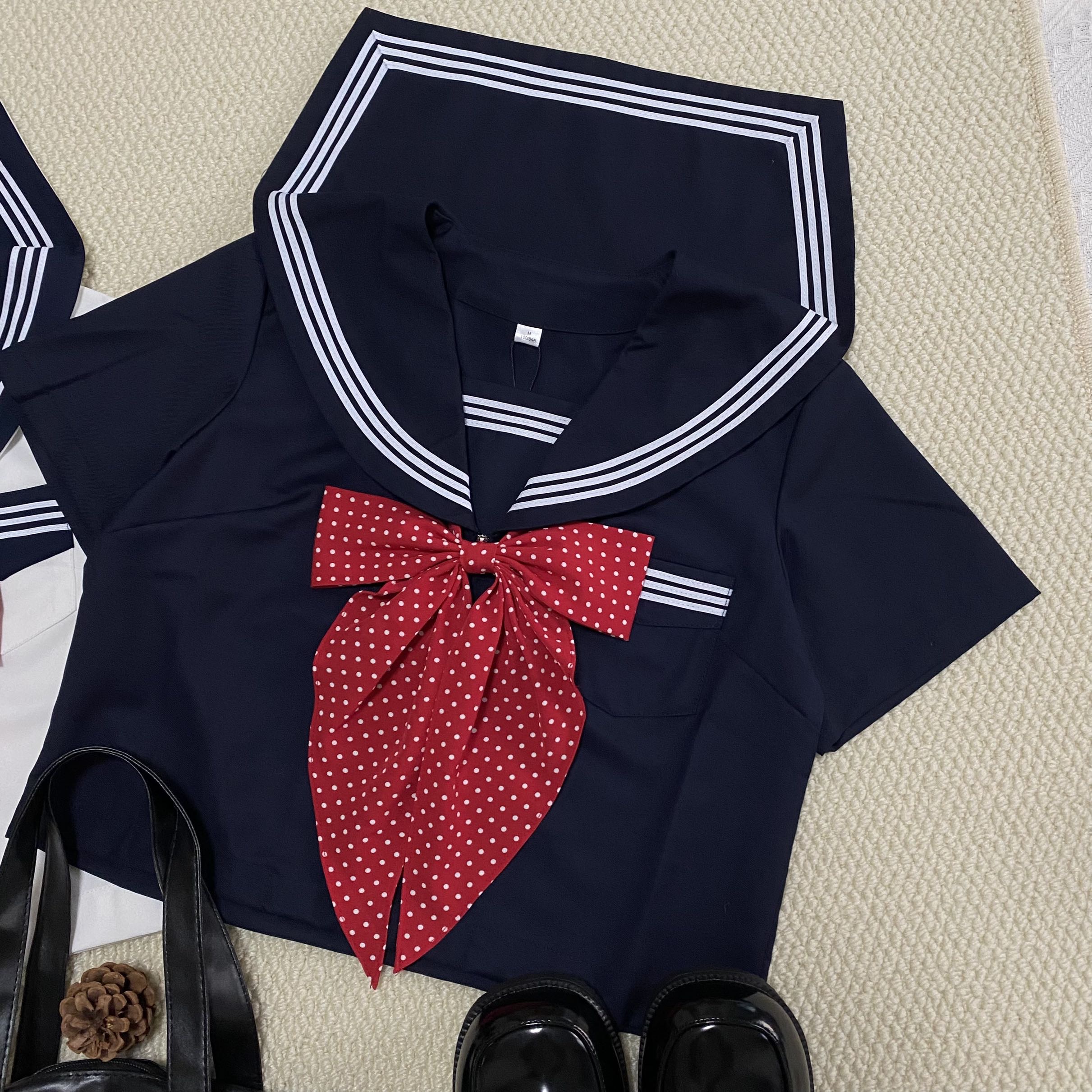  セーラー服 清楚感あふれる正統派セーラートップス