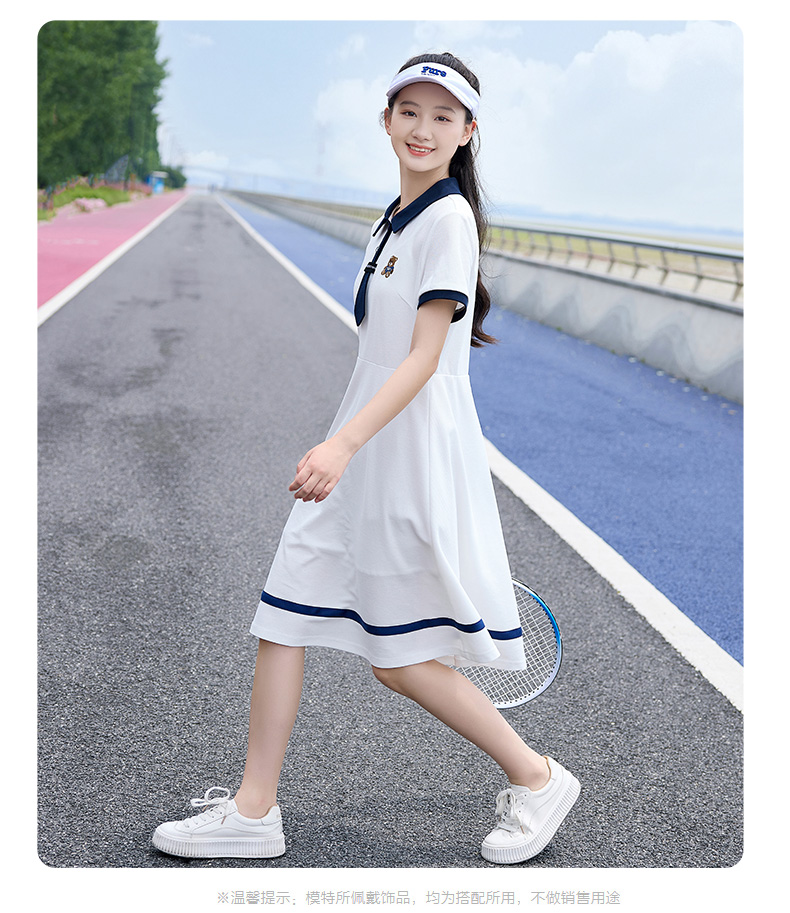 セーラー服 クマモチーフ付きセーラーワンピース