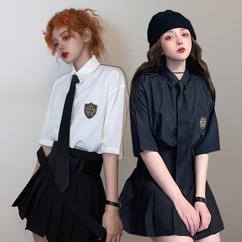 セーラー服 学園風エンブレム付き半袖制服シャツ