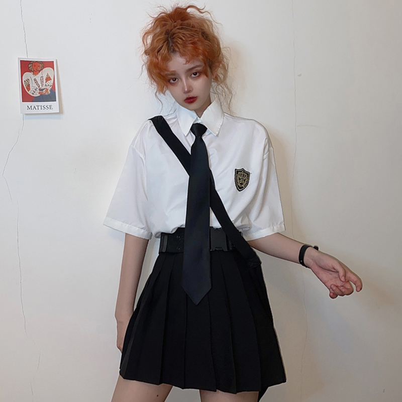 セーラー服 学園風エンブレム付き半袖制服シャツ