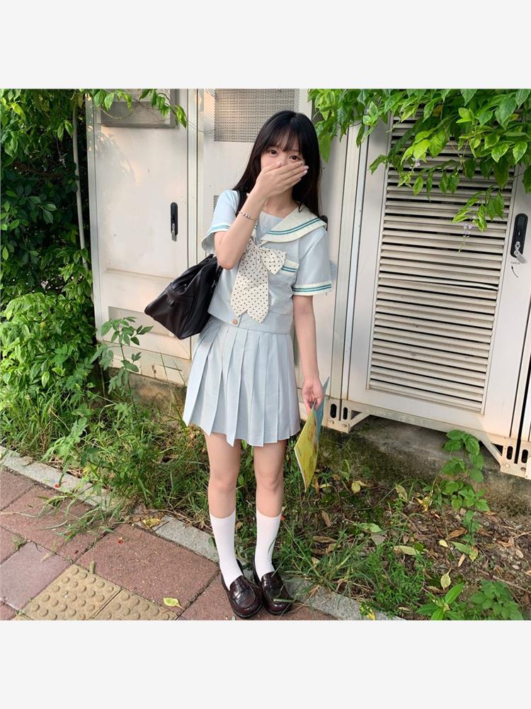 セーラー服 水玉リボン付き清楚セーラー半袖
