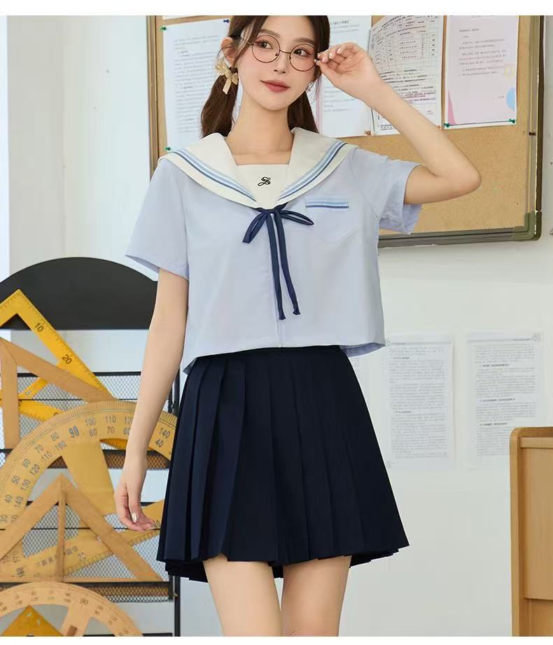 セーラー服 清楚リボン付きショート丈セーラートップス