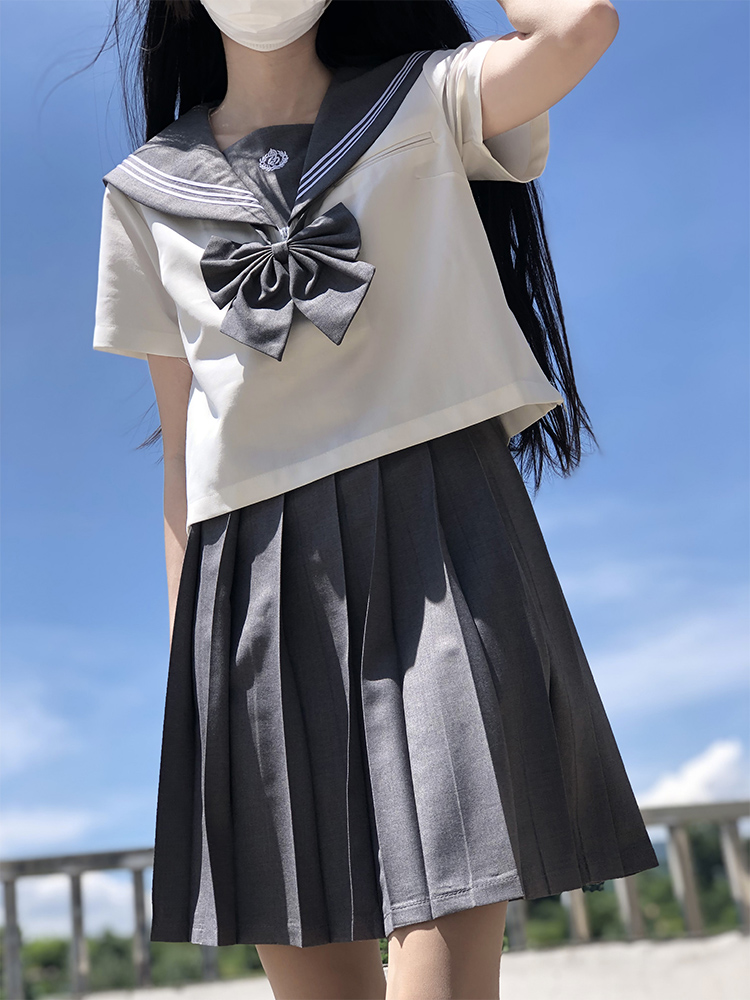 セーラー服 大きめリボン付き清涼半袖セーラートップス
