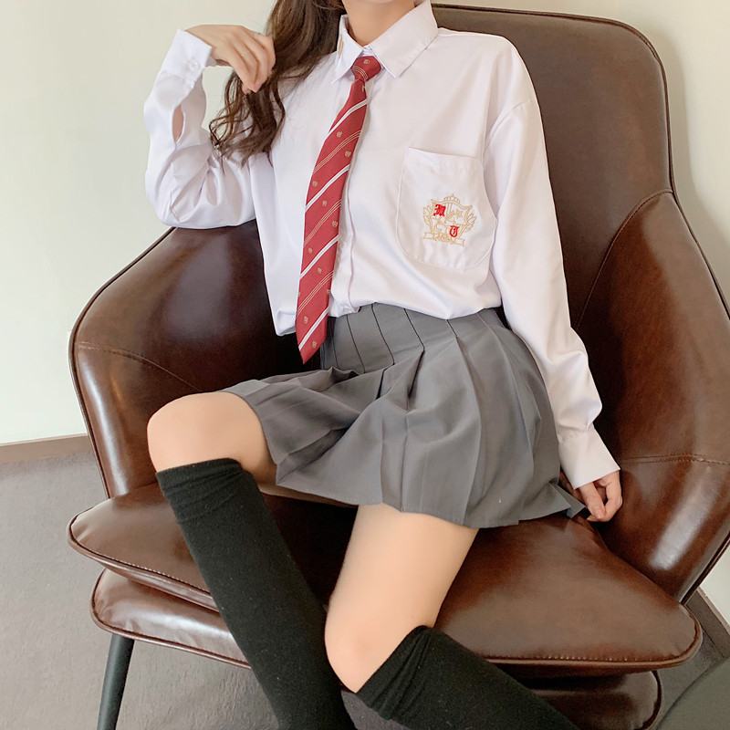セーラー服 学院風エンブレム付き長袖セーラーブラウス