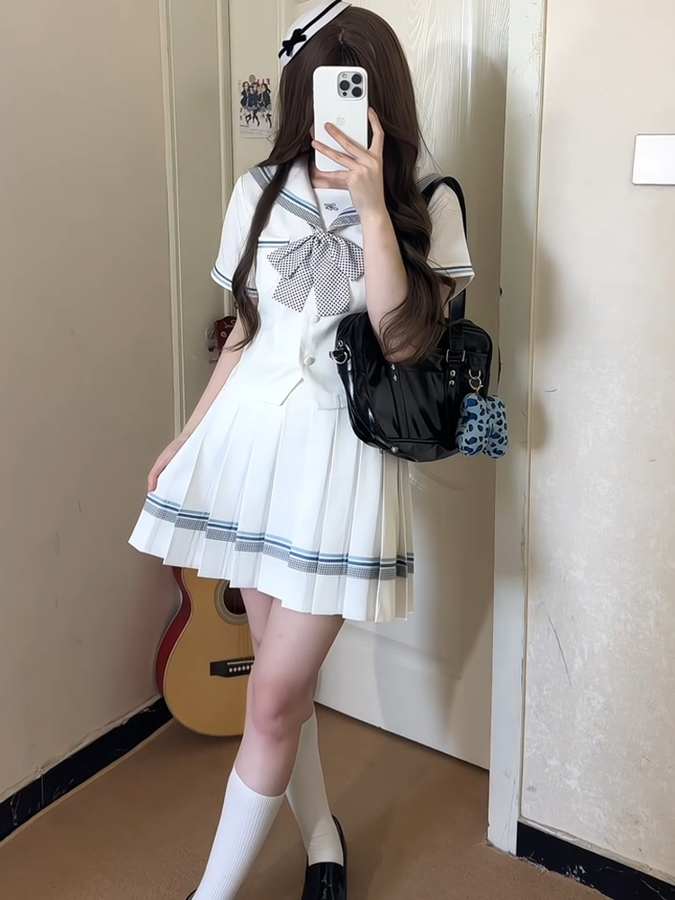 セーラー服 清楚な水玉リボン半袖セーラートップス