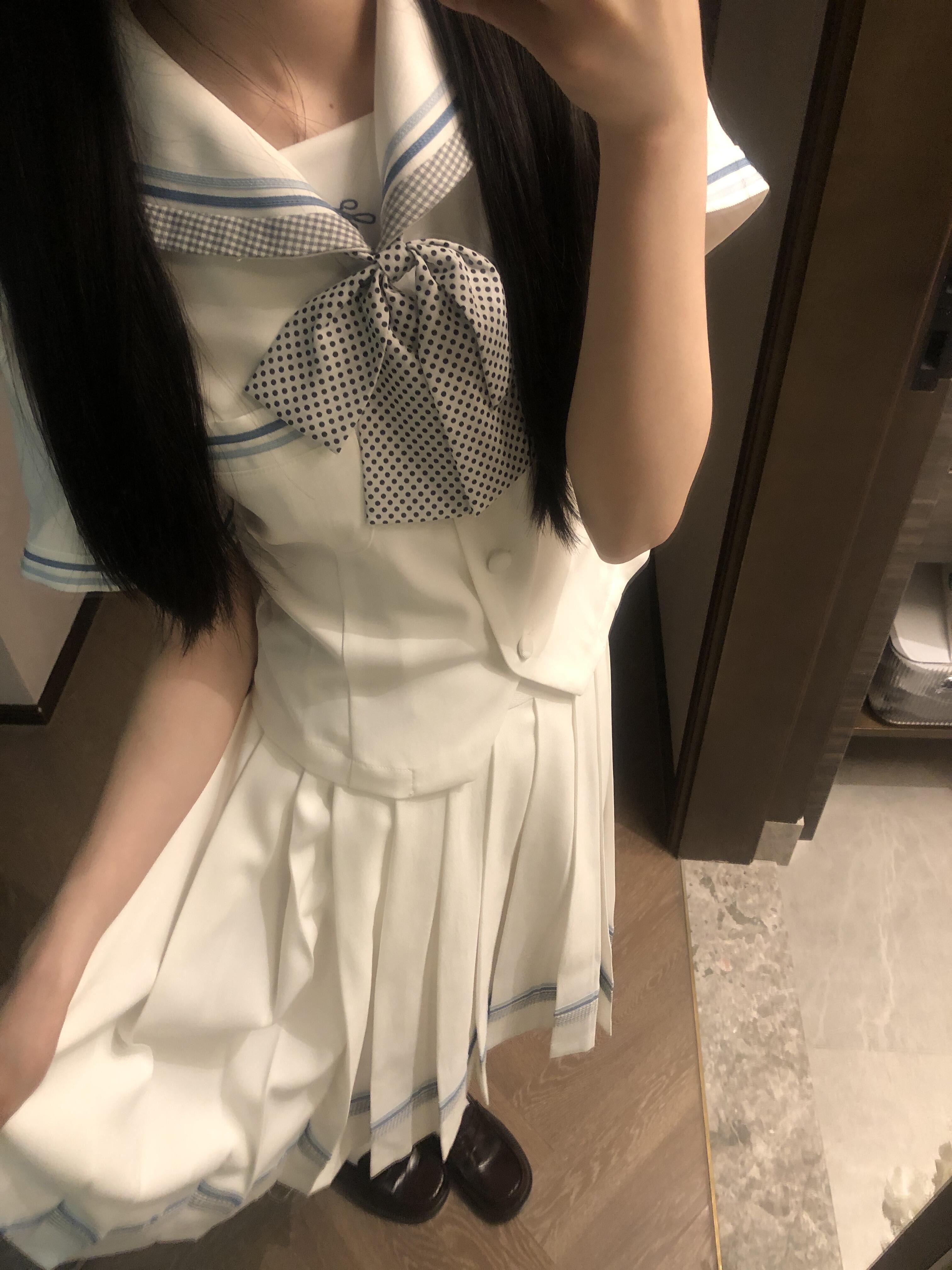 セーラー服 清楚な水玉リボン半袖セーラートップス