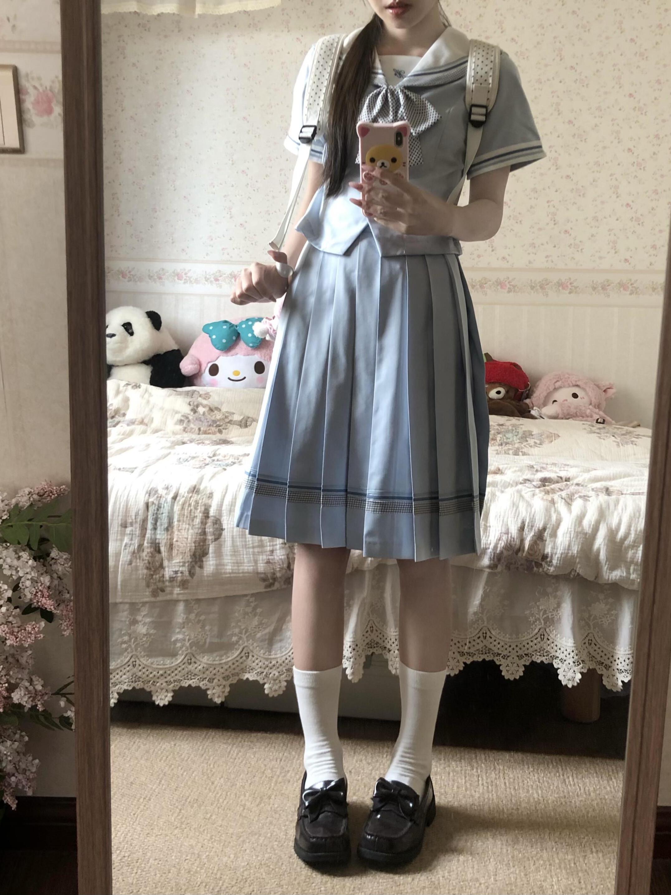 セーラー服 清楚な印象の制服風セーラーブラウス
