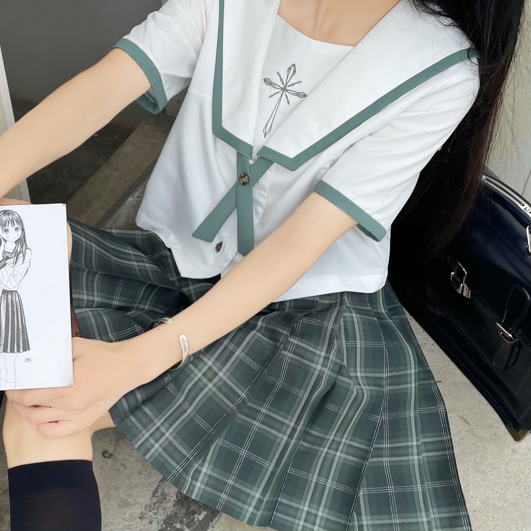 セーラー服 十字架刺繍入りセーラーカラーブラウス