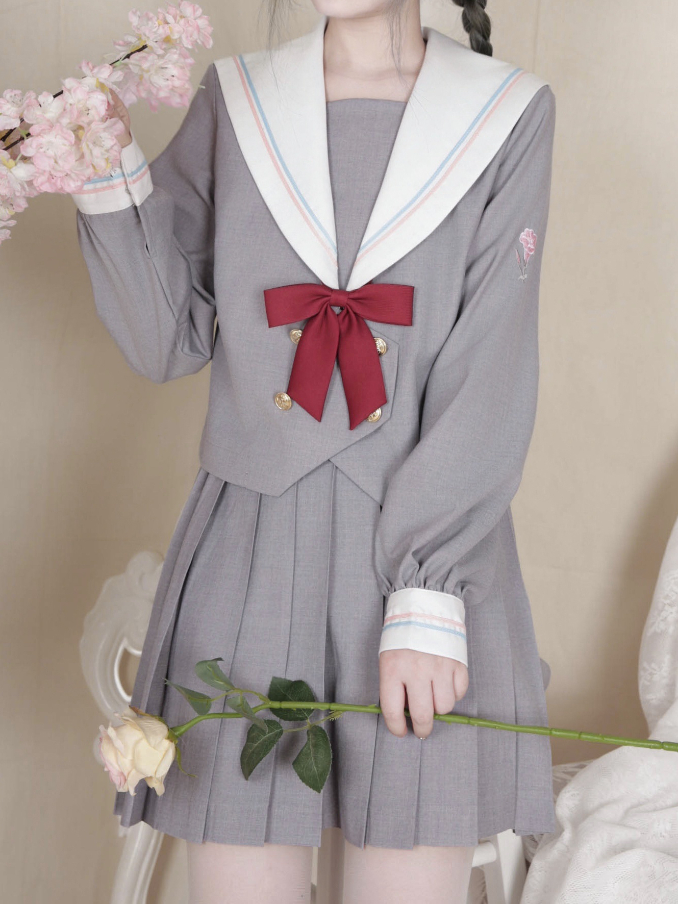 セーラー服 花刺繍入り清楚セーラー制服