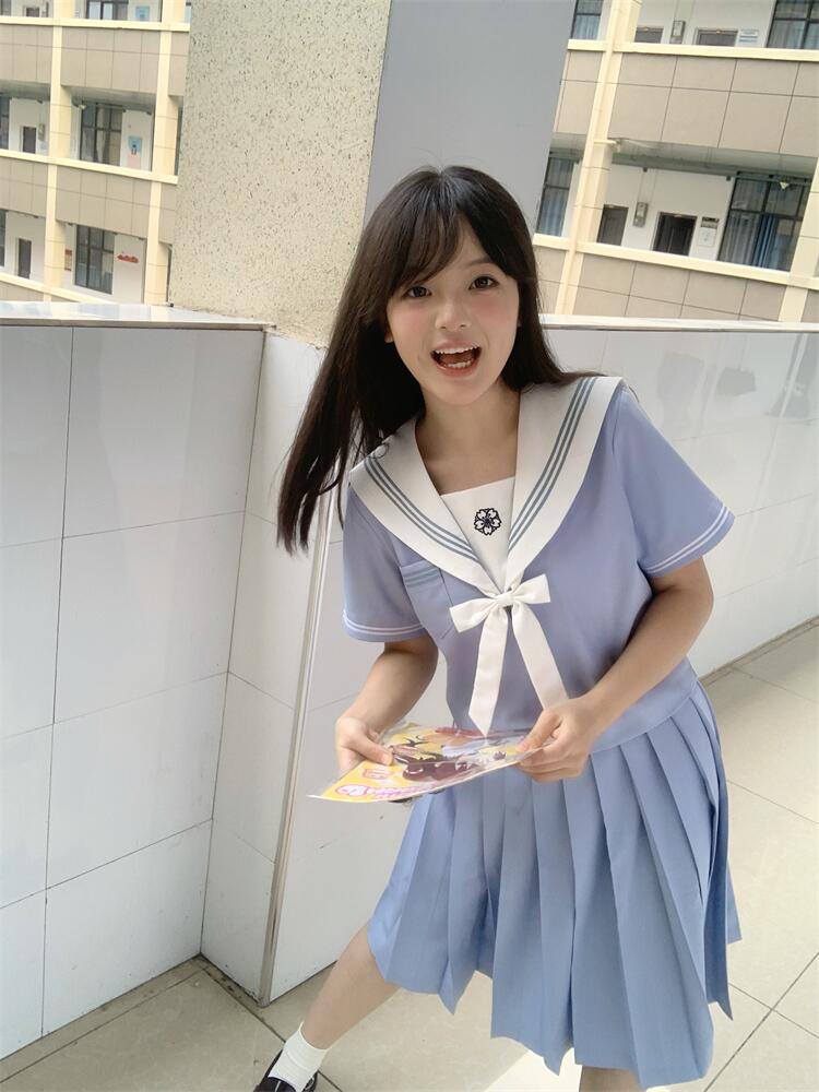 セーラー服 ふんわり爽やか 花モチーフセーラー