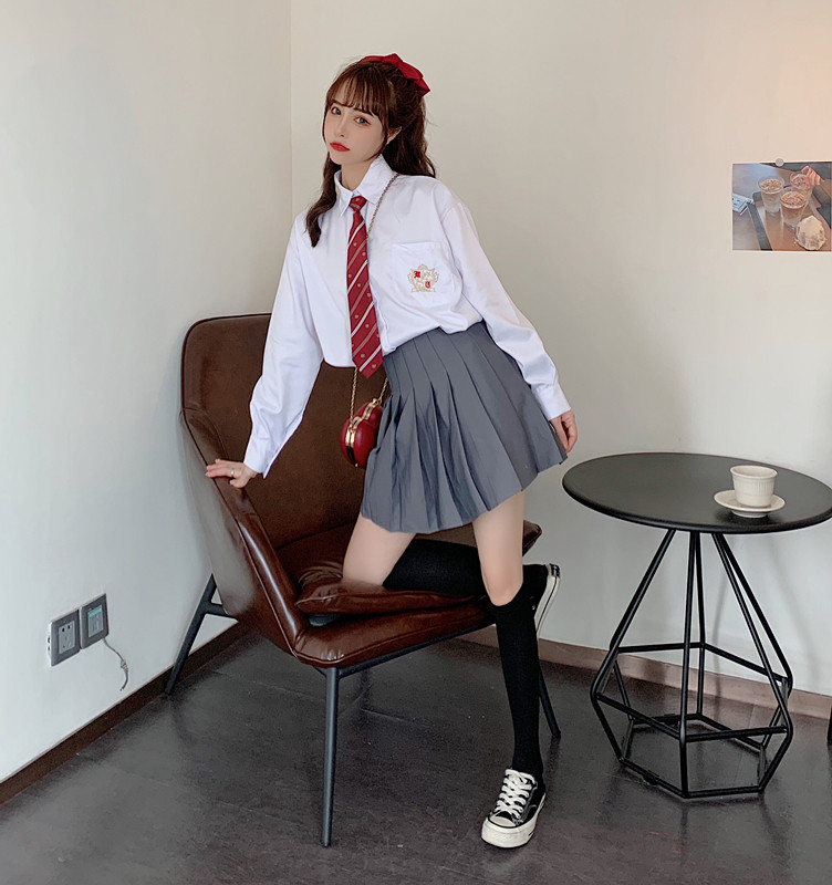 セーラー服 学院風エンブレム付き長袖セーラーブラウス
