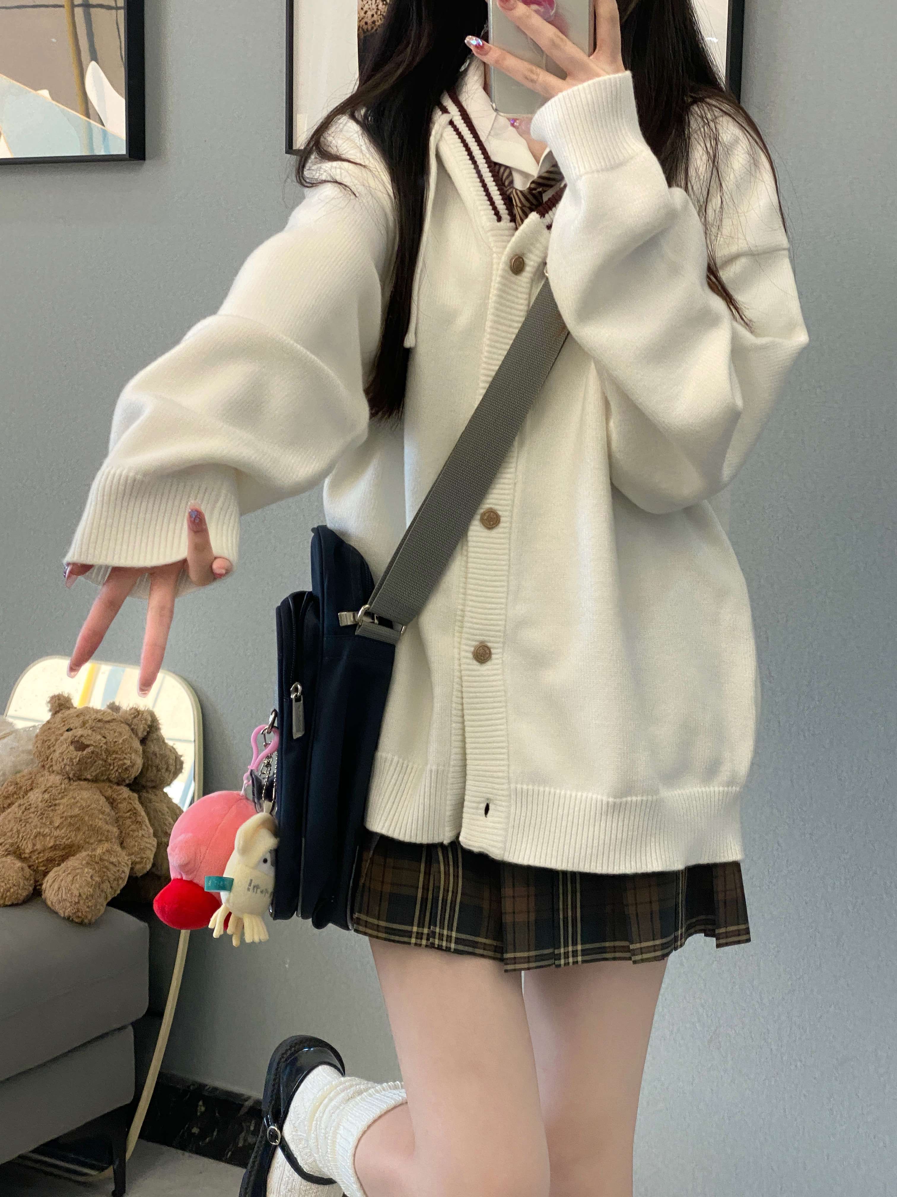 セーラー服 学生風カーディガン制服コーデ