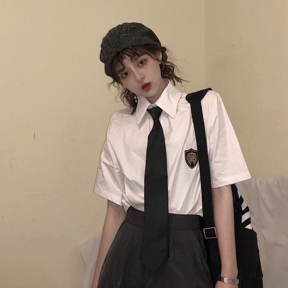 セーラー服 学園風エンブレム付き半袖制服シャツ
