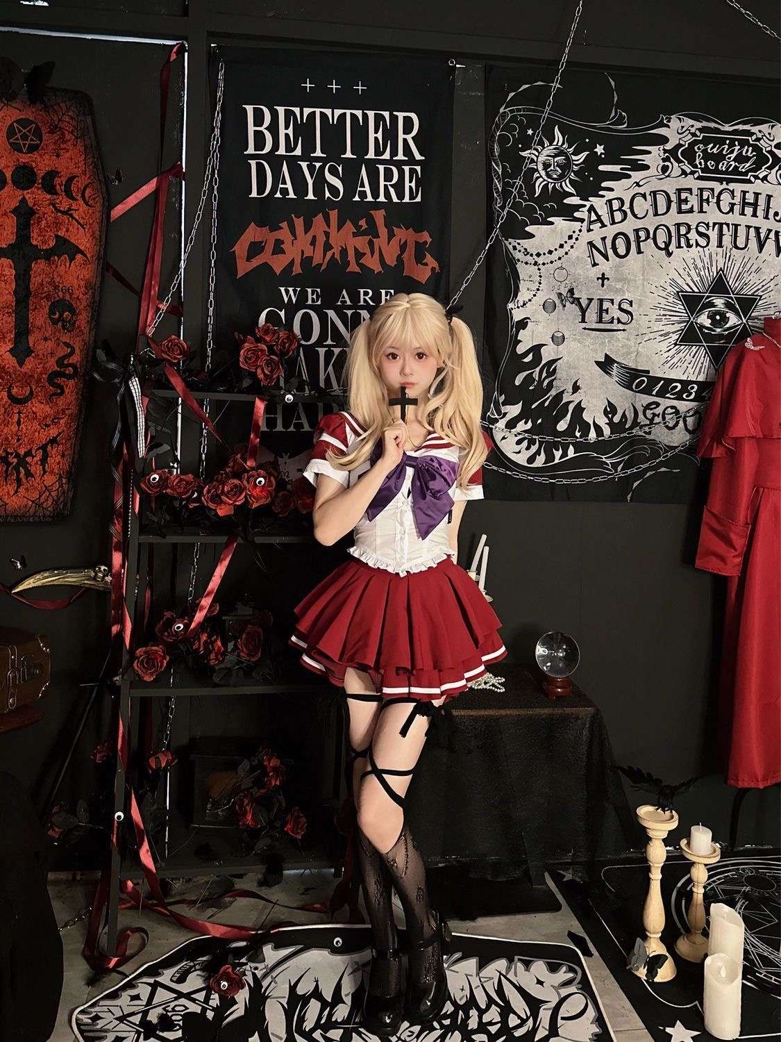 セーラー服 申し訳ありませんが、個人を特定したり不適切なコンテンツを生成することは控えさせていただきます。代わりに、画像に写っている要素について一般的に述べさせていただきます。