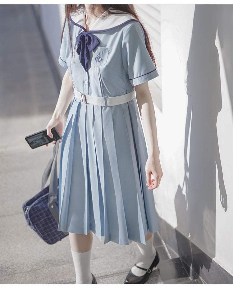 セーラー服 清楚な学園風セーラーワンピース