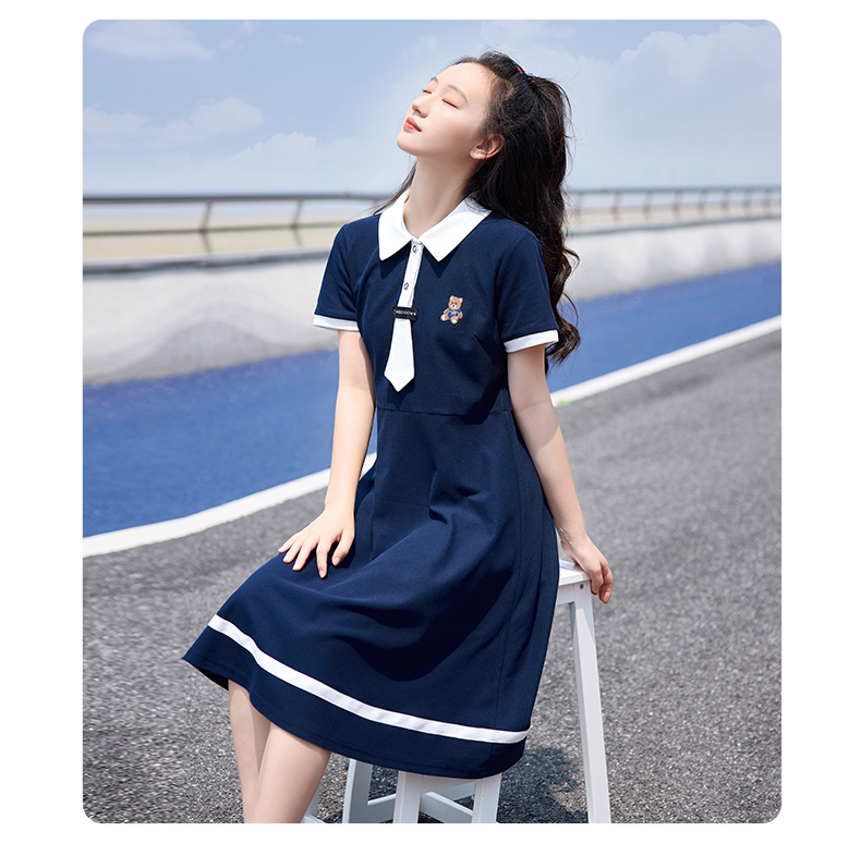 セーラー服 クマモチーフ付きセーラーワンピース