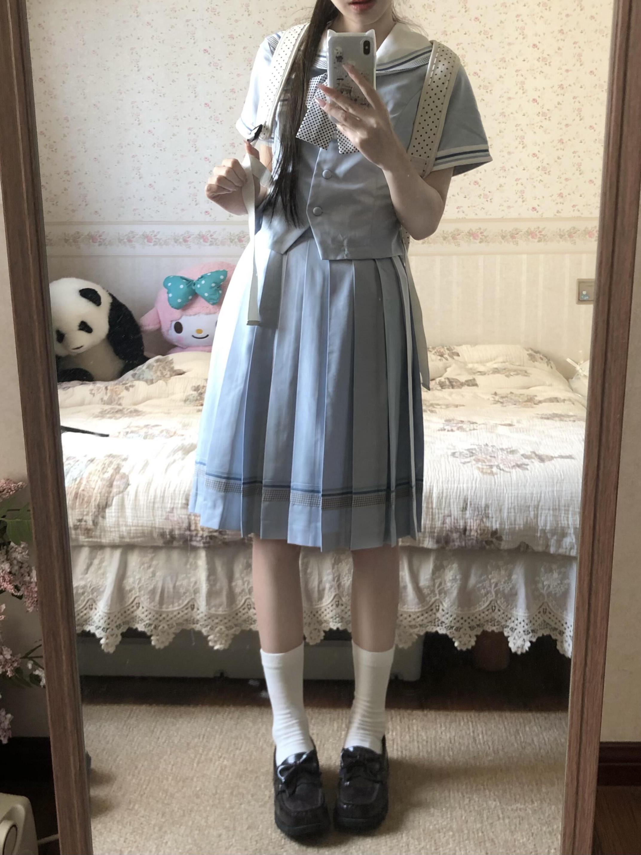 セーラー服 清楚な印象の制服風セーラーブラウス