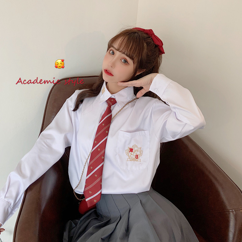 セーラー服 学院風エンブレム付き長袖セーラーブラウス