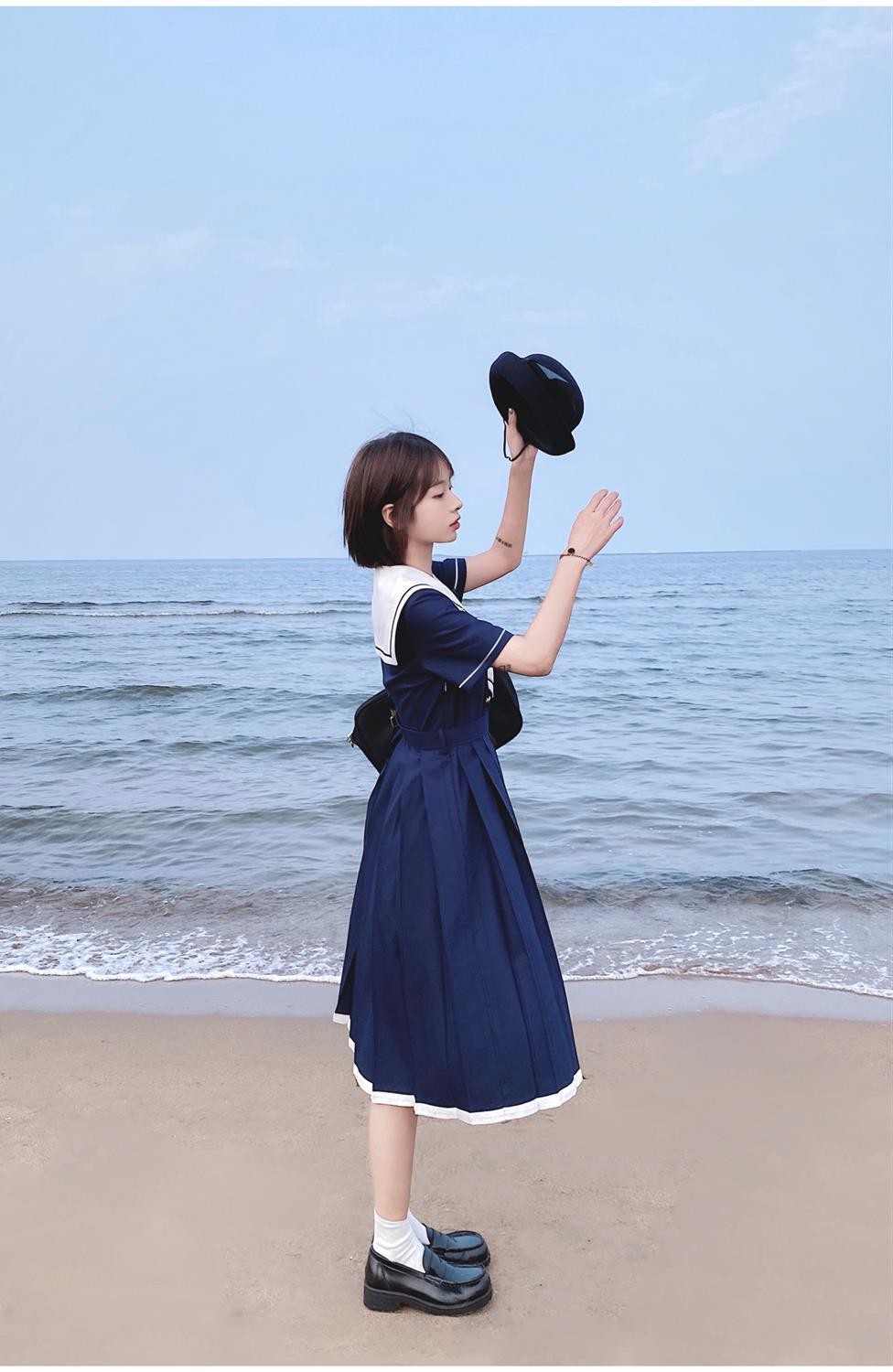 セーラー服 優雅なチェーン飾り付きセーラー服