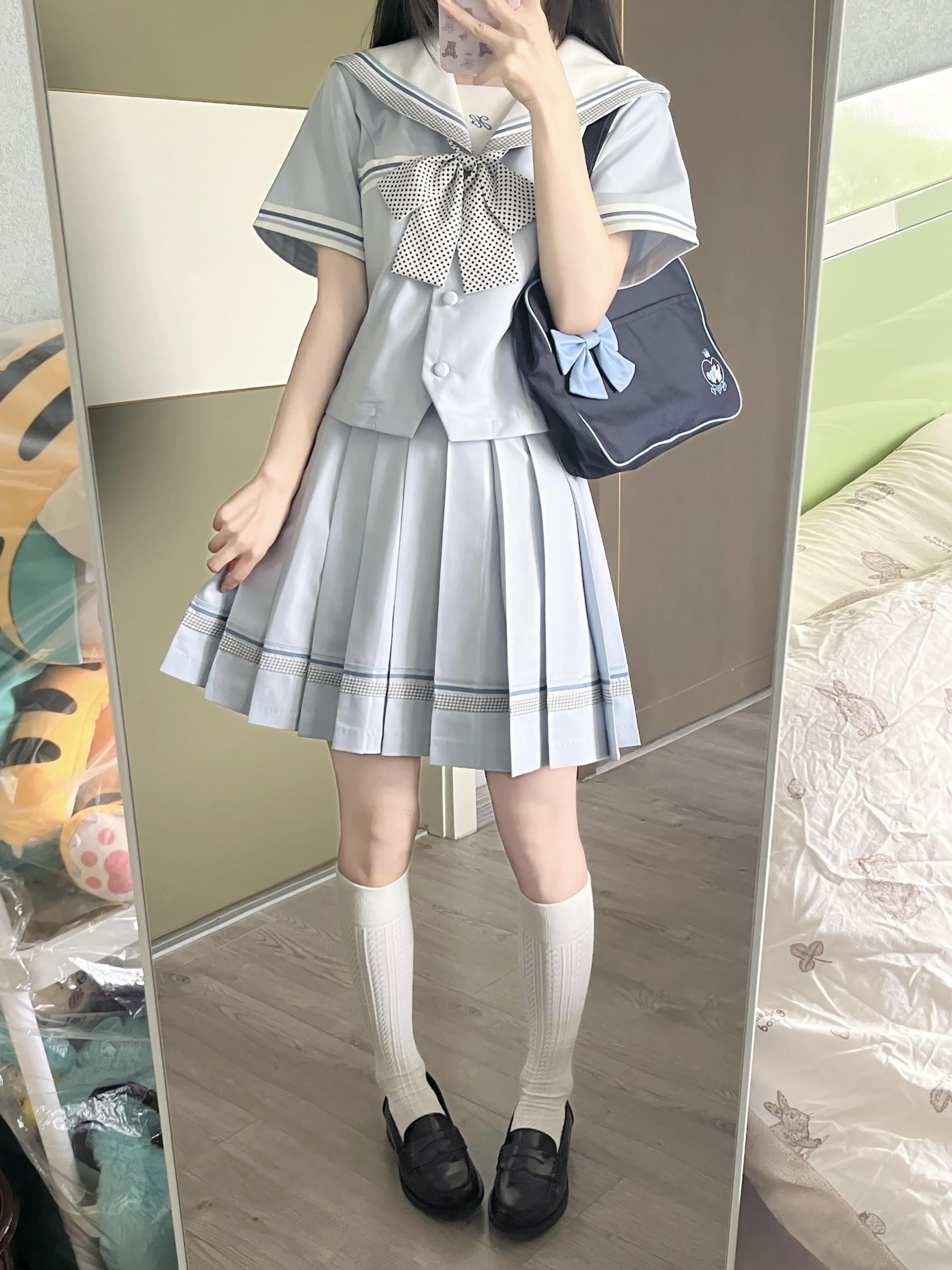 セーラー服 清楚な印象の制服風セーラーブラウス