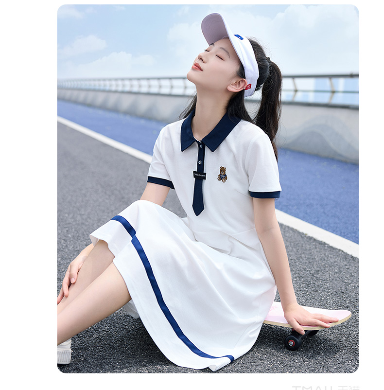 セーラー服 クマモチーフ付きセーラーワンピース