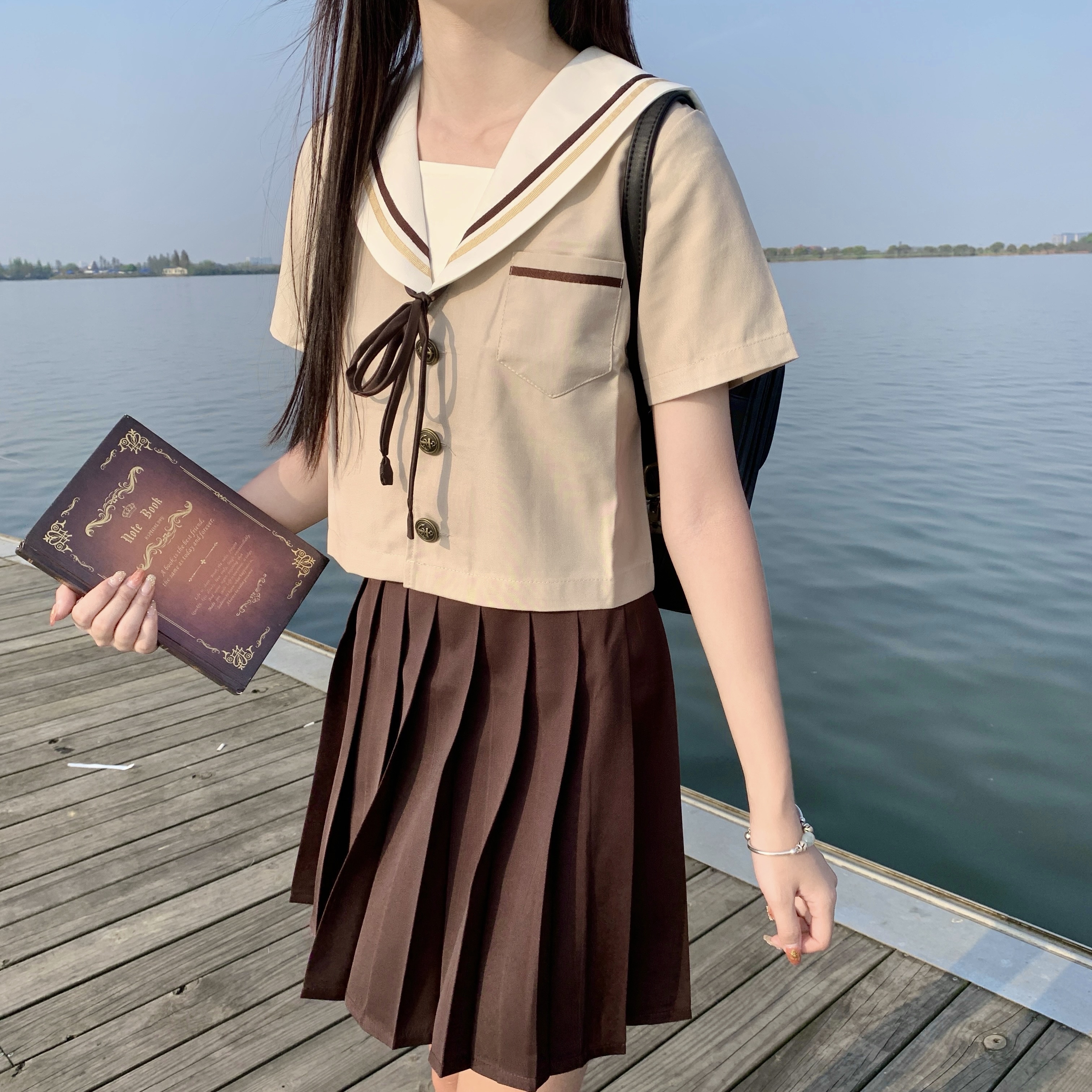 セーラー服 ショート丈リボン付きセーラートップス
