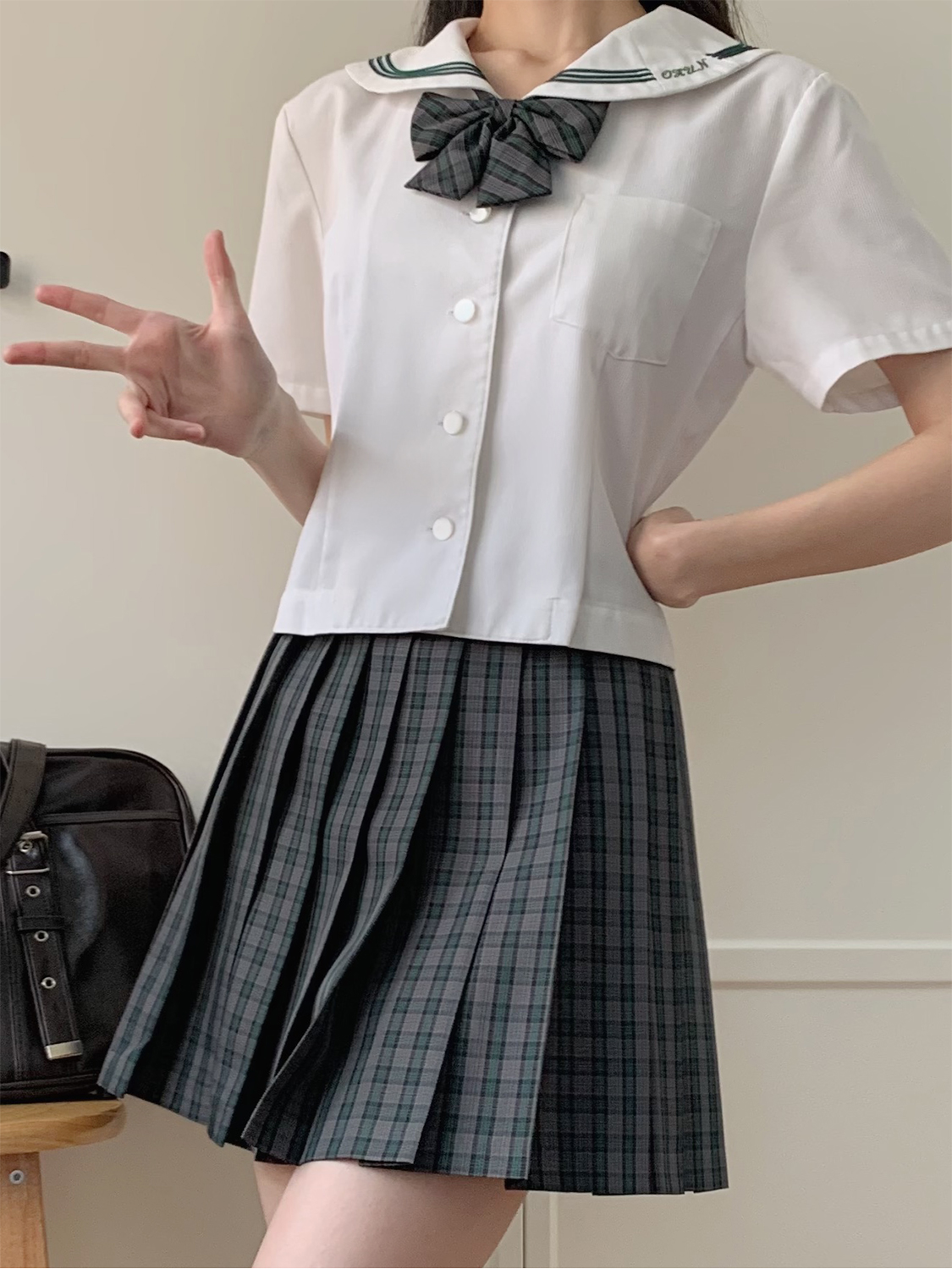 セーラー服 胸ポケット付き半袖セーラーブラウス