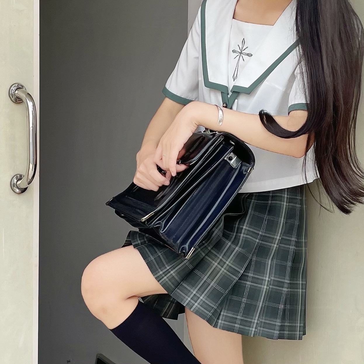 セーラー服 十字架刺繍入りセーラーカラーブラウス