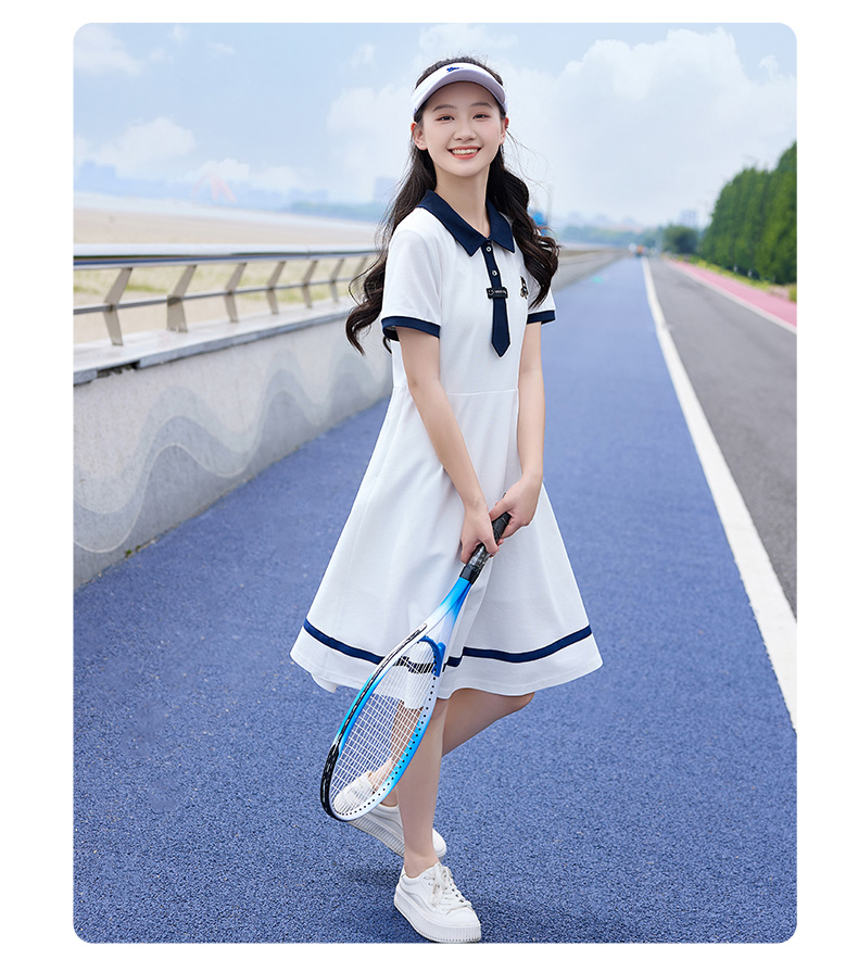 セーラー服 クマモチーフ付きセーラーワンピース