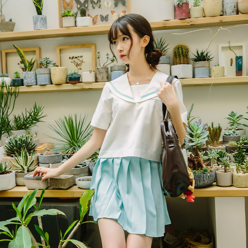 セーラー服 桜刺繍入り清楚セーラー半袖ブラウス