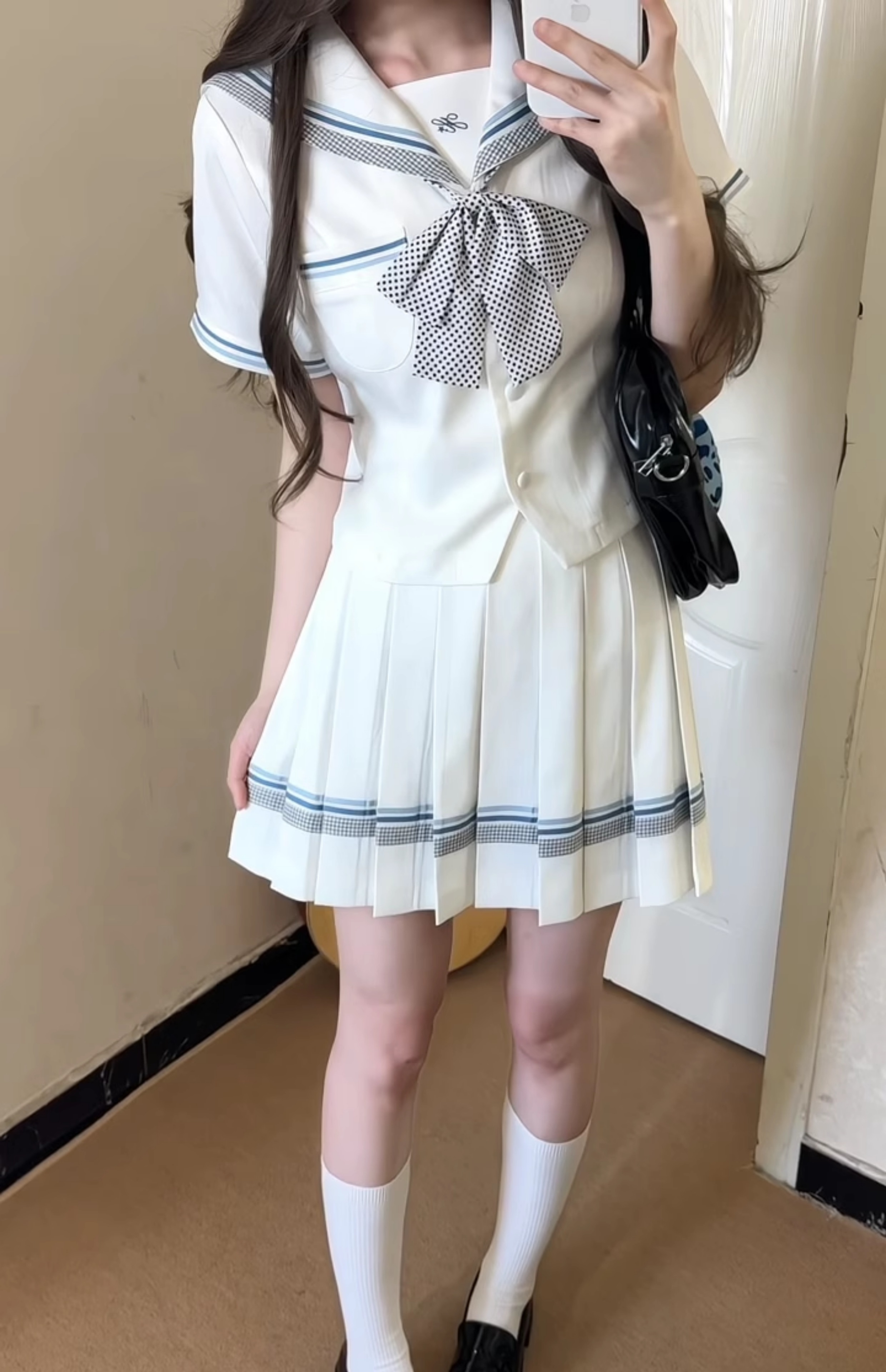 セーラー服 清楚な水玉リボン半袖セーラートップス