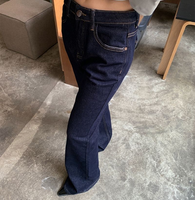 フレアパンツ 大人の雰囲気漂うフレアデニム