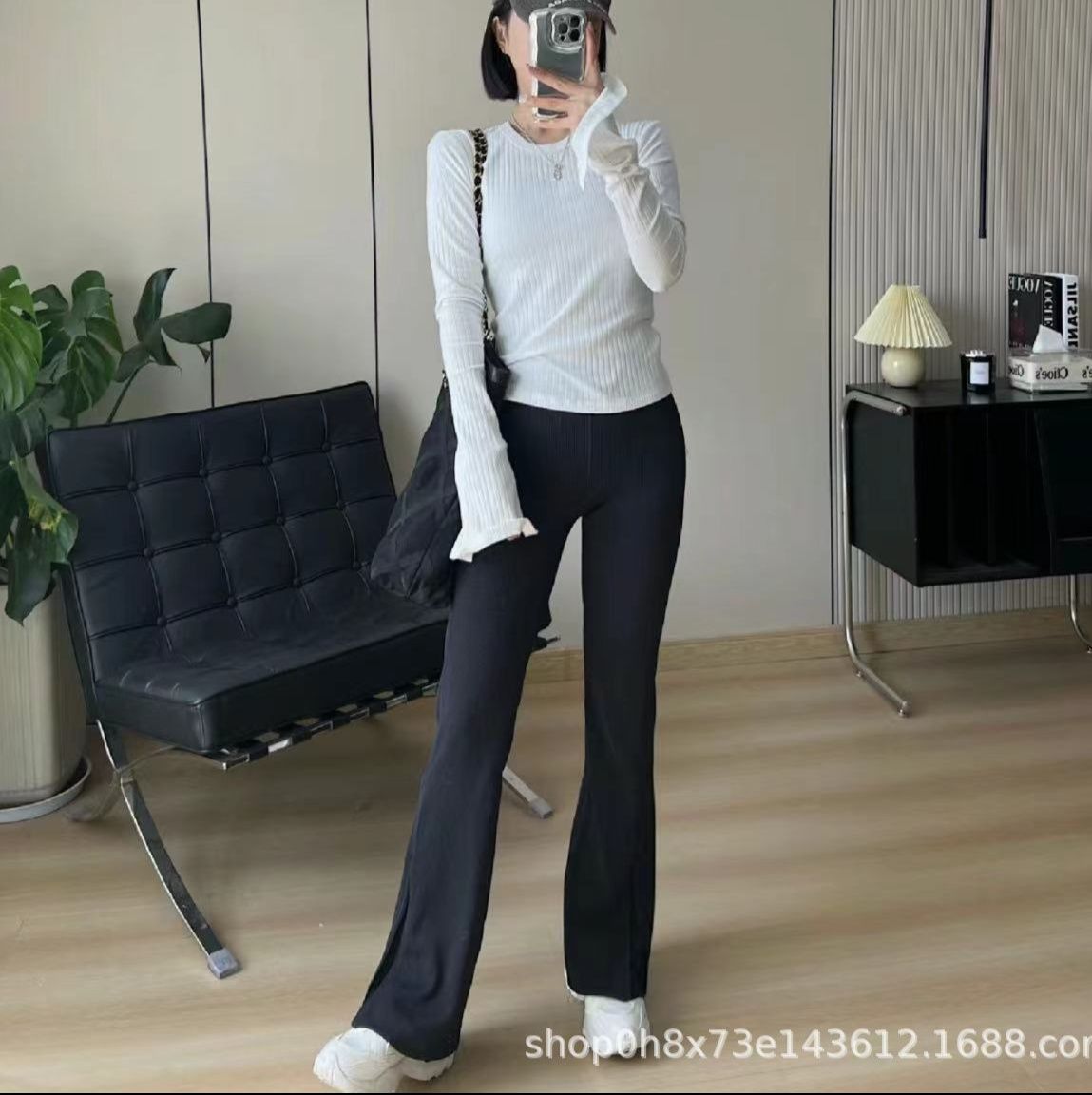 フレアパンツ なめらか美脚リブフレアパンツ