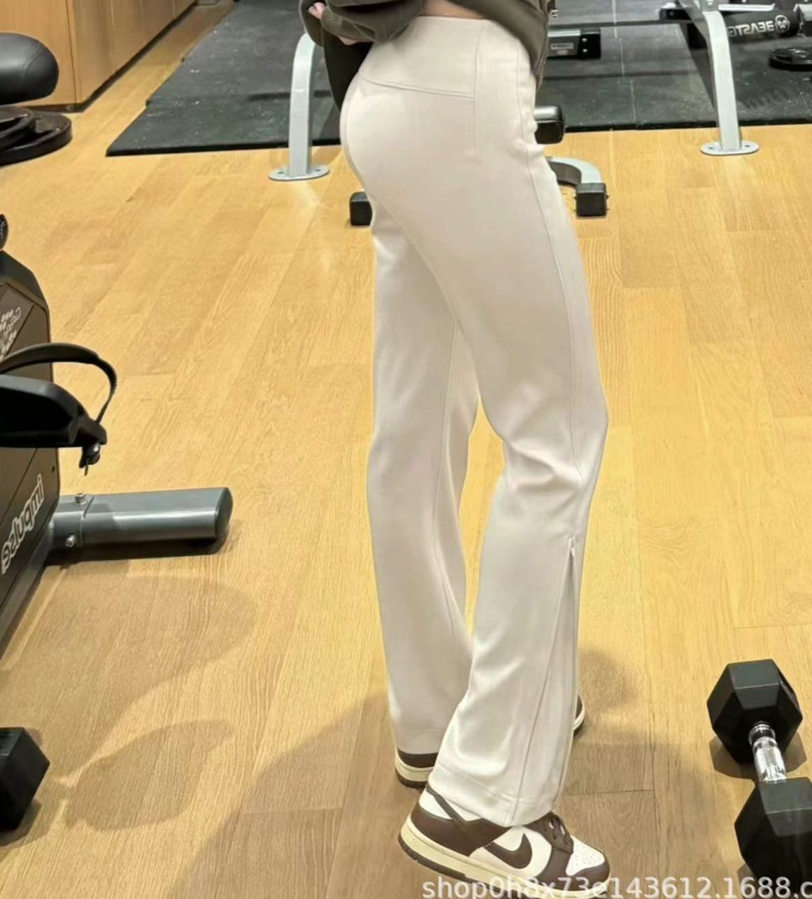 フレアパンツ なめらか美脚リブフレアパンツ