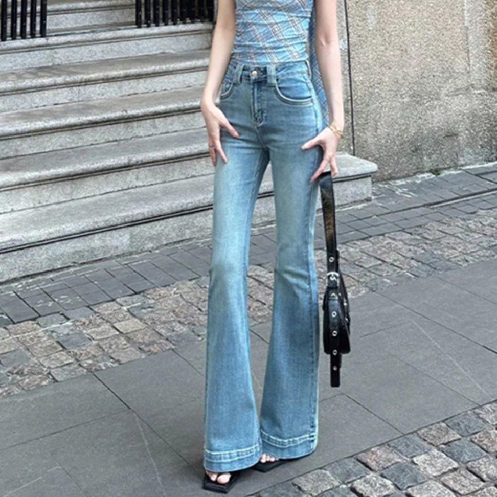 フレアパンツ 美シルエット 裾広がりデニム