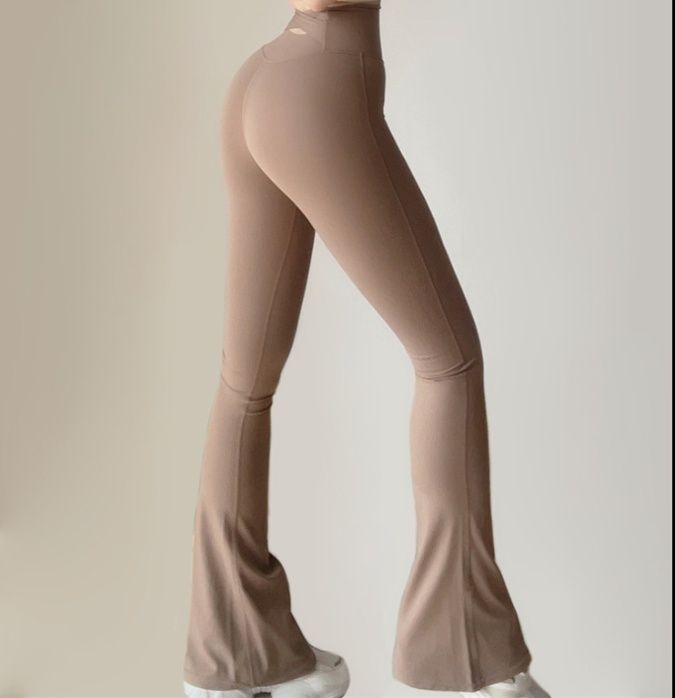 フレアパンツ 美シルエット 裾広がりレギンス
