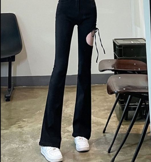 フレアパンツ ひもあしらいデザインフレアデニム