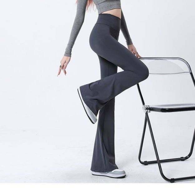 フレアパンツ すっきりシルエットフレアレギンス