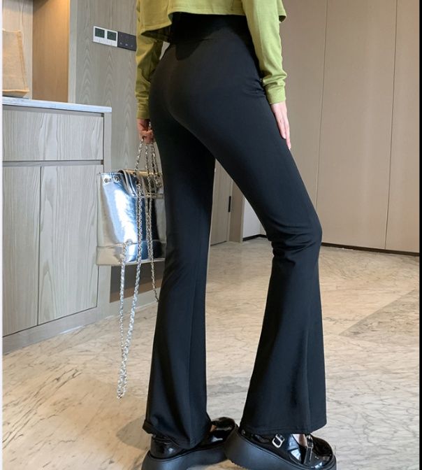フレアパンツ 高弾力裾広がりレギンス